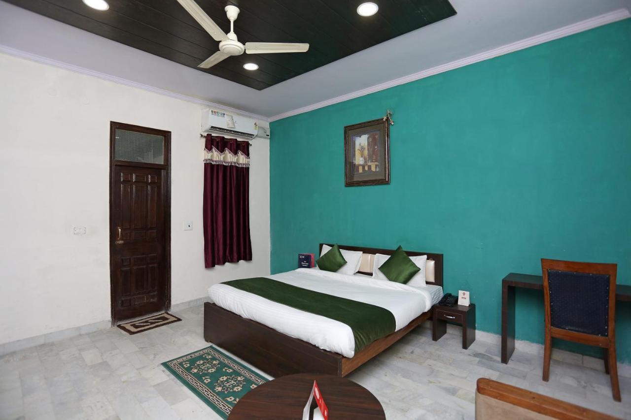 Oyo 14543 Royal Palace And Banquets Mathura Exterior photo