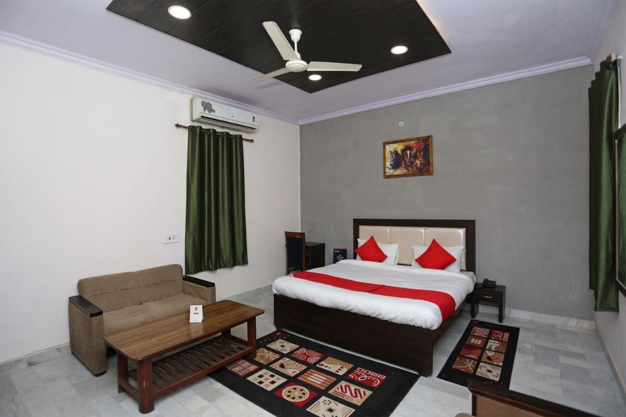 Oyo 14543 Royal Palace And Banquets Mathura Exterior photo