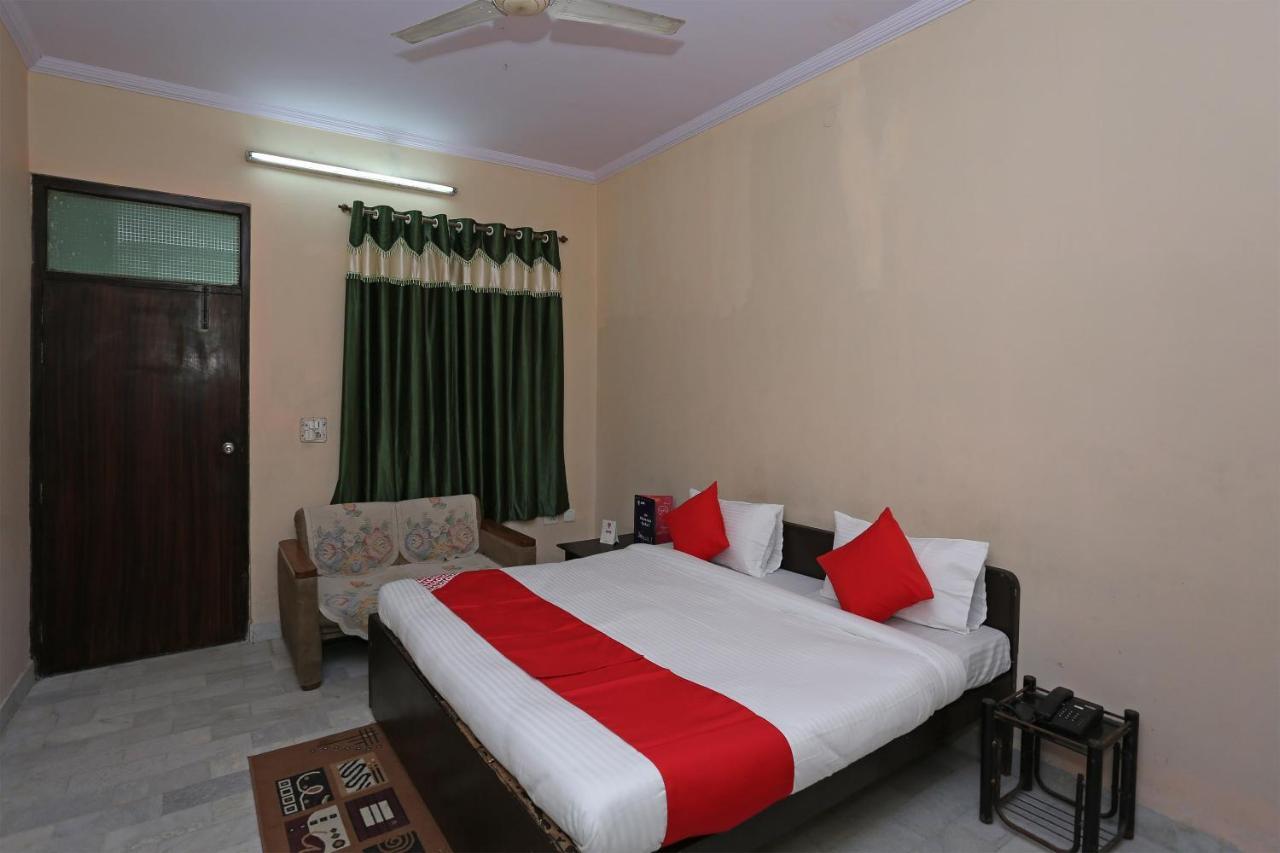 Oyo 14543 Royal Palace And Banquets Mathura Exterior photo