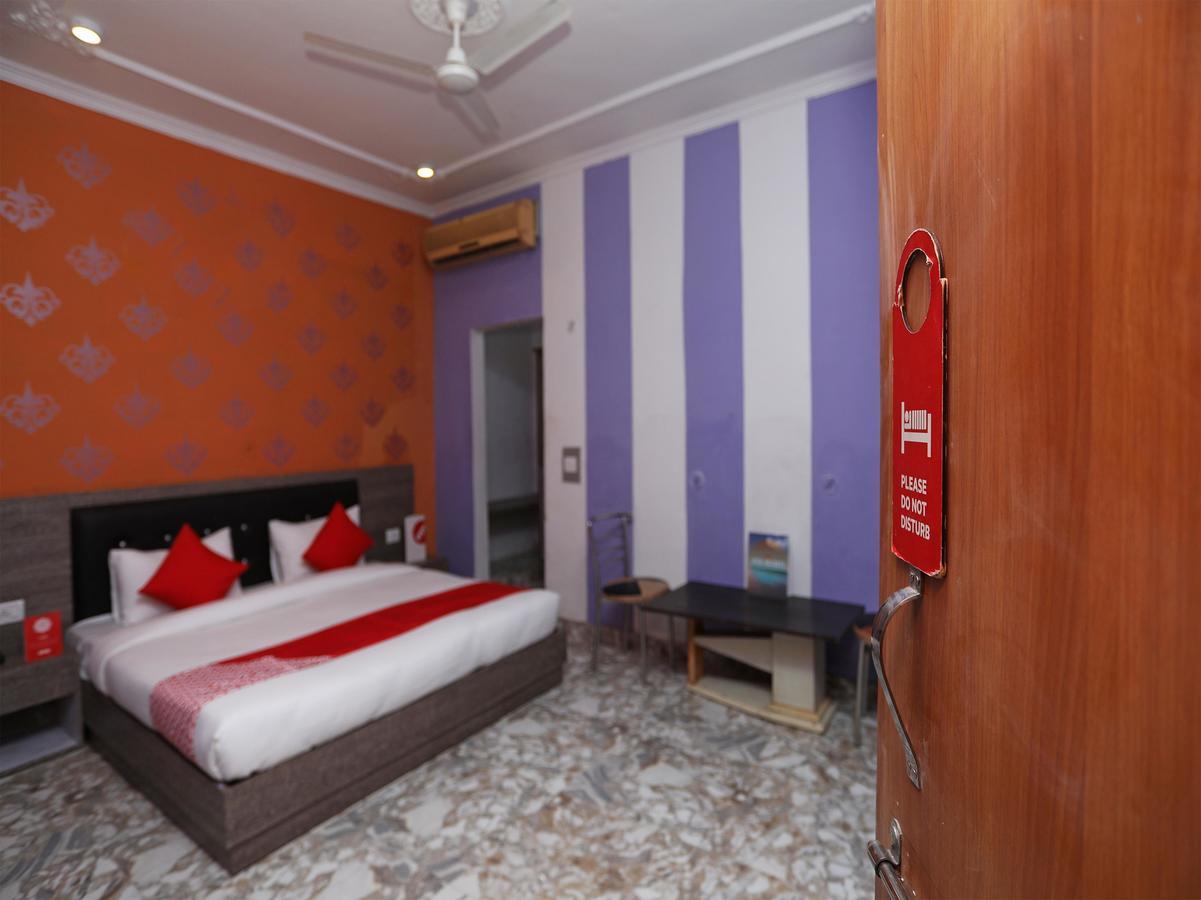 Oyo 14543 Royal Palace And Banquets Mathura Exterior photo